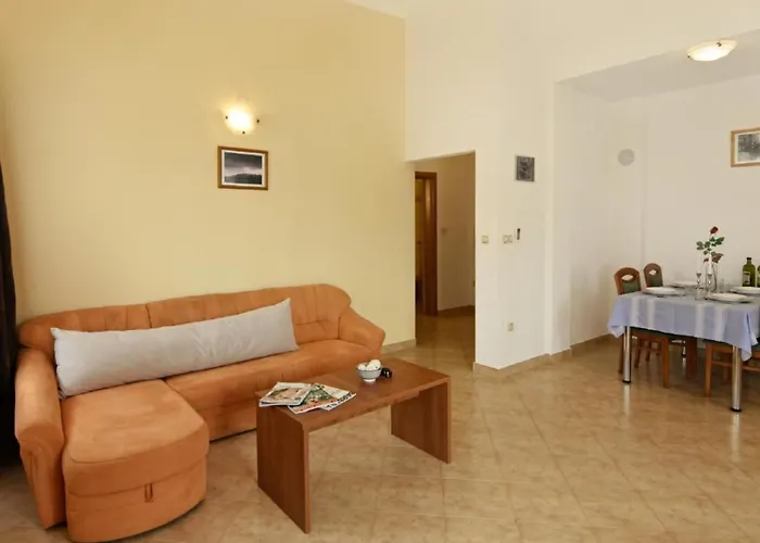 Noemi1 By Interhome *