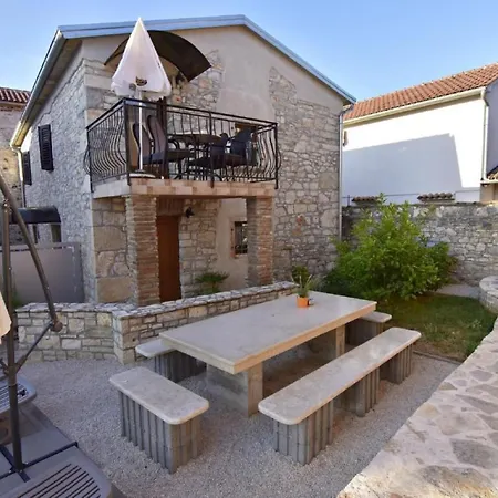 Apartment Noemi1 By Interhome