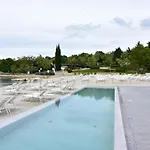 Lägenhet Noemi1 By Interhome Poreč