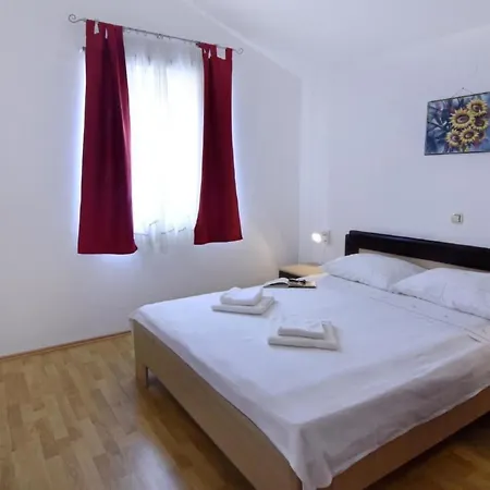 Noemi1 By Interhome Lägenhet Poreč